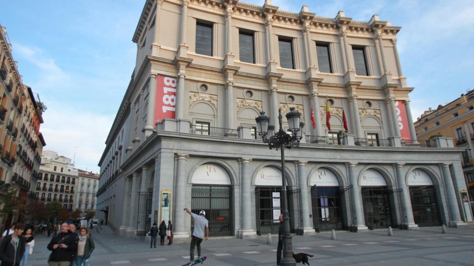 La cena aniversario del Bicentenario del Teatro Real se pospone