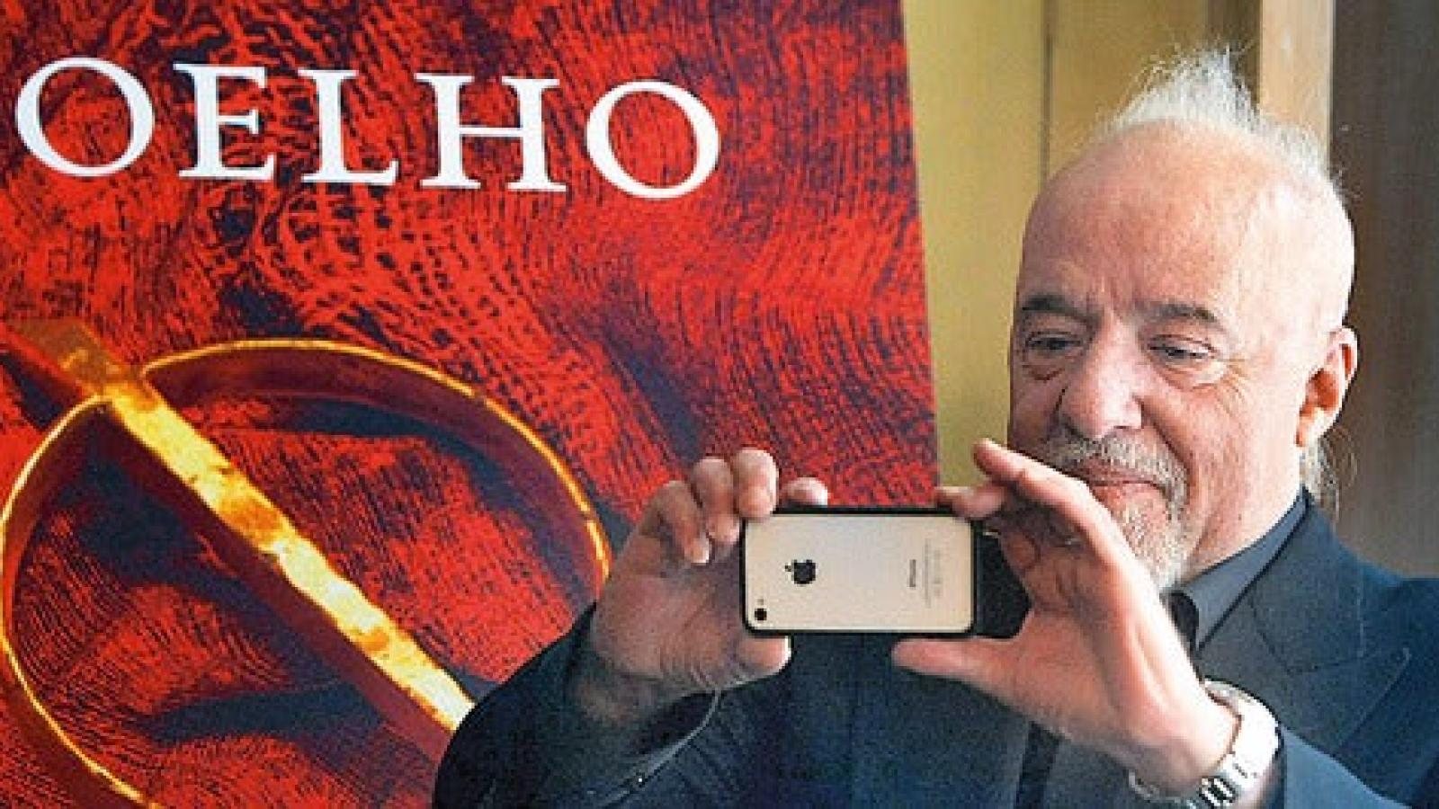 Paulo Coelho: «Estamos en un nuevo Renacimiento»