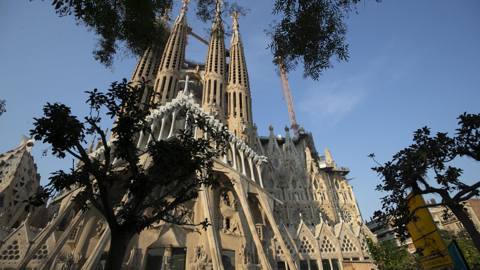 Guirao anuncia que se revisarán las instalaciones de los monumentos españoles