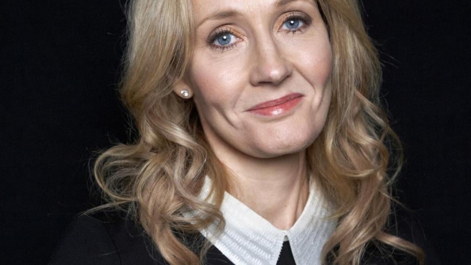 J. K. Rowling debutará como guionista con un «spin-off» de «Harry Potter»