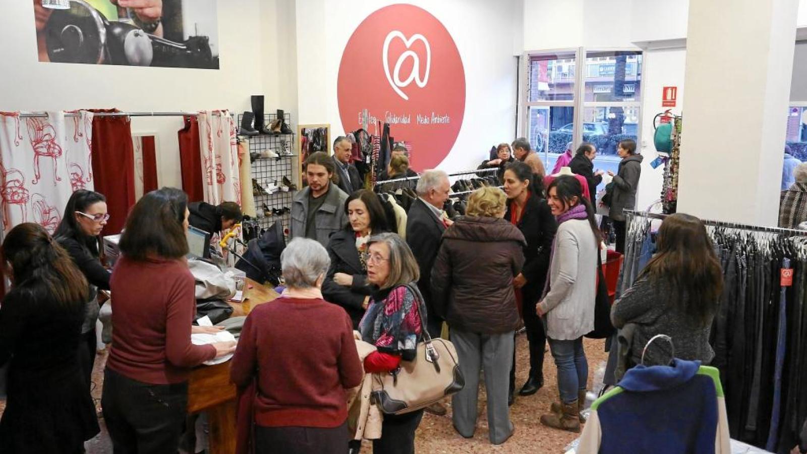 En esta curiosa tienda de Cuenca puedes encontrar vestidos de novia por 30 euros