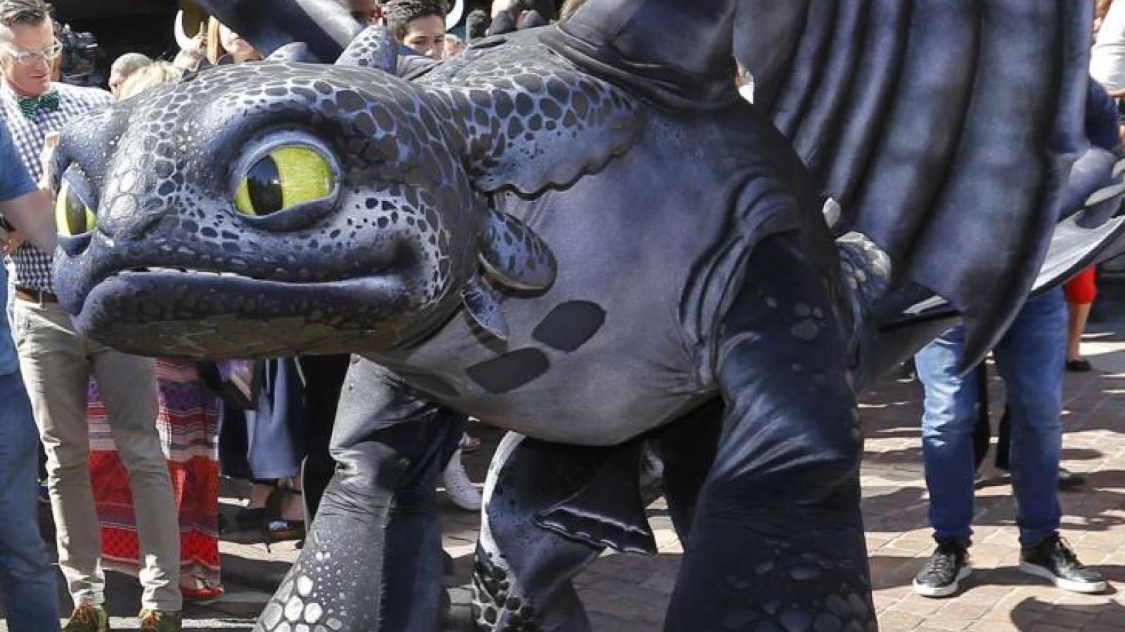 Los dragones la montan en el festival de Cannes