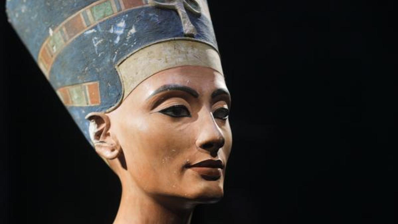 Así se descubrió el famoso busto de Nefertiti