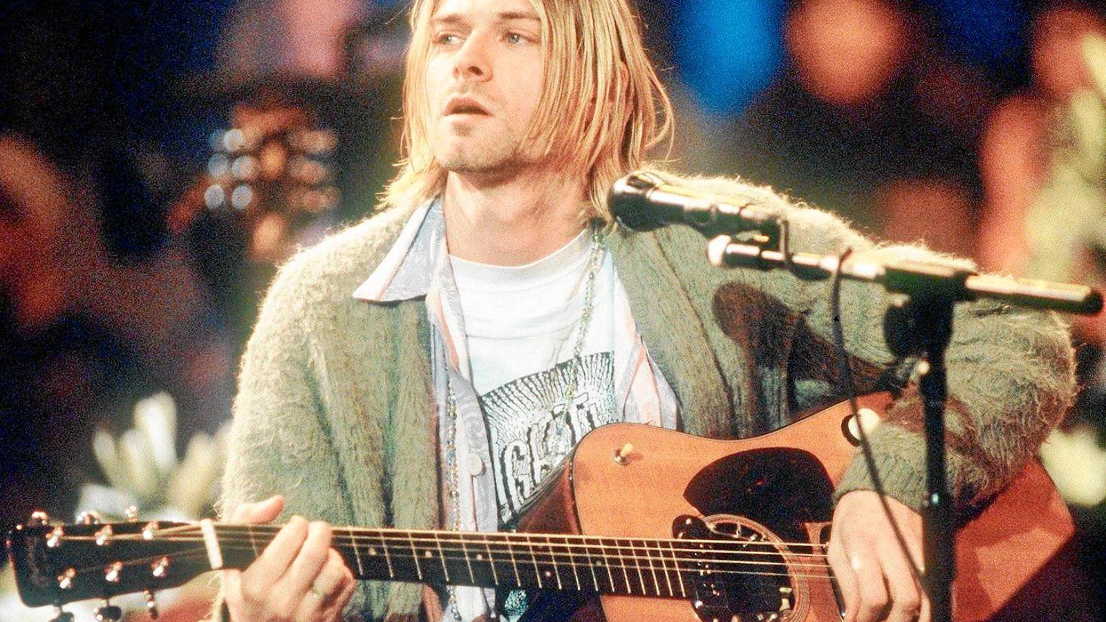 Los 90 tienen un precio: 334.000 dólares por el cárdigan de Kurt Cobain