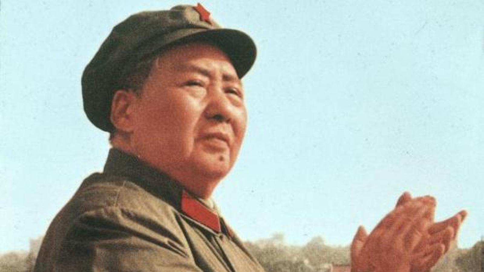 Entre la gran hambruna y la divinidad de Mao: así fue la Revolución Cultural de China