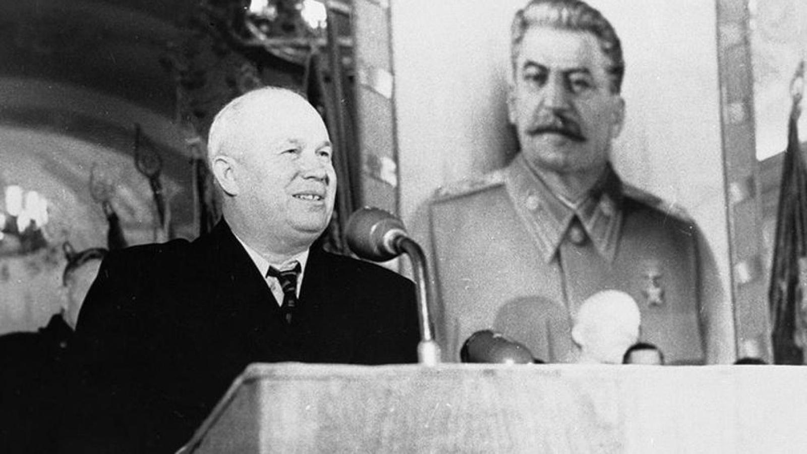 Anécdotas de la Historia: Nikita Jruschov y la gallina de Stalin