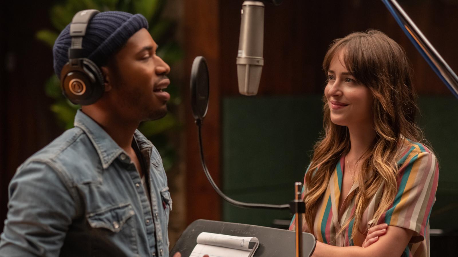 “Personal Assistant”: La cara musical de Dakota Johnson