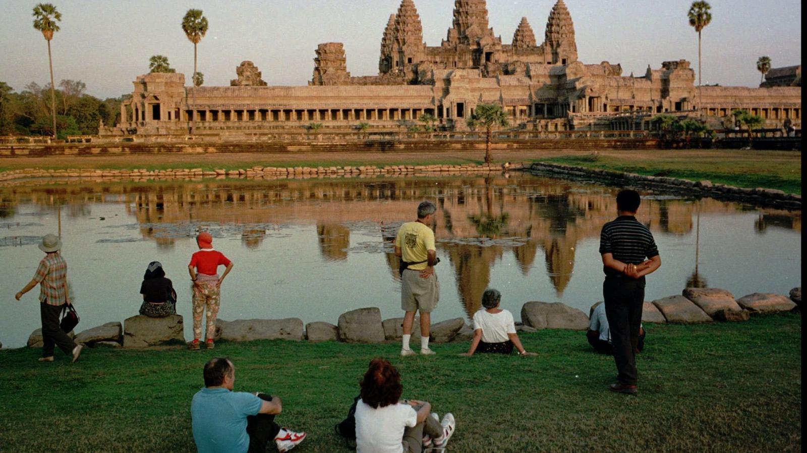 El parque de atracciones que amenaza a los templos de Angkor