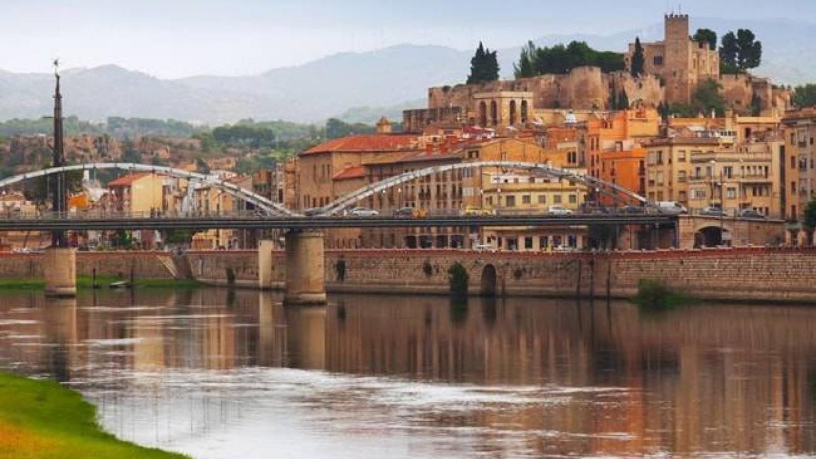 El río Ebro, a su paso por Tortosa