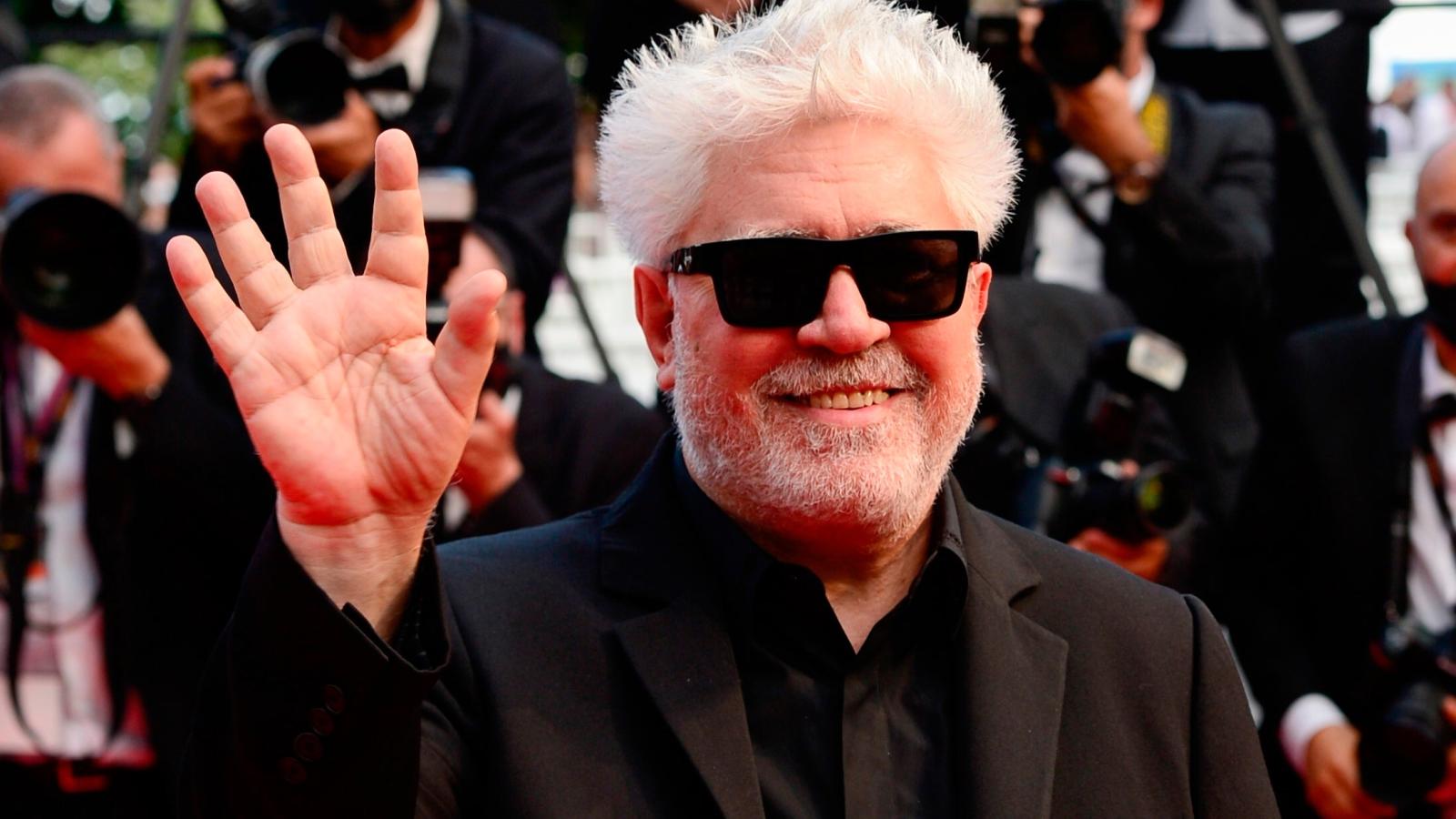 Pedro Almodóvar agradece el apoyo recibido tras la “censura” de Instagram a su cartel