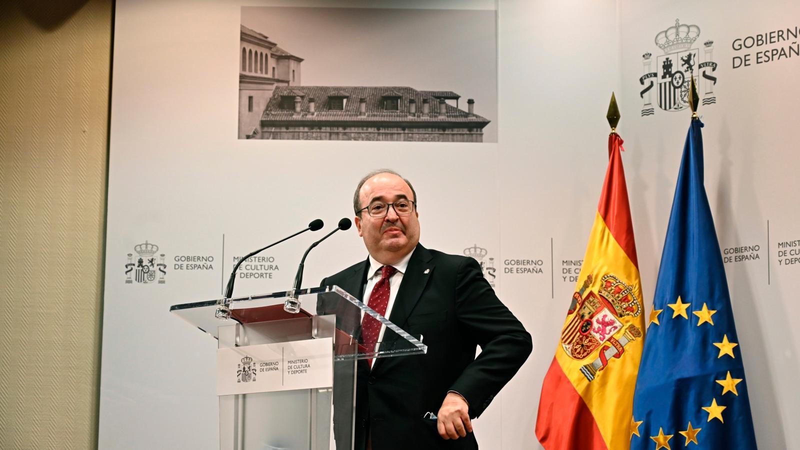 Miquel Iceta, un ministro pequeño