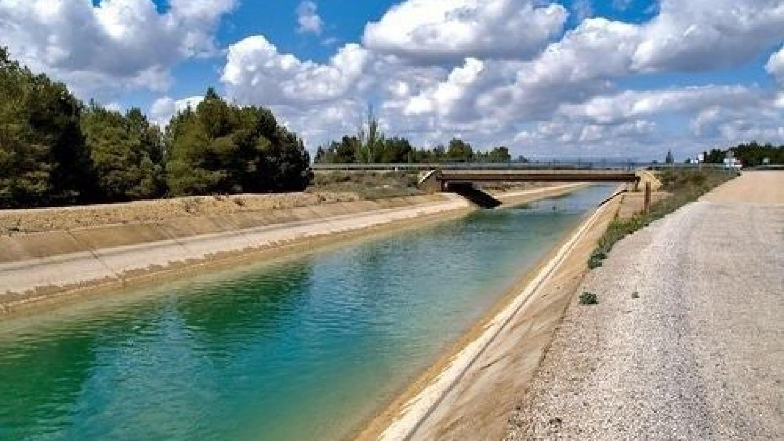 El cadáver flotante hallado el canal del Trasvase Tajo-Segura podría pertenecer a un temporero extranjero