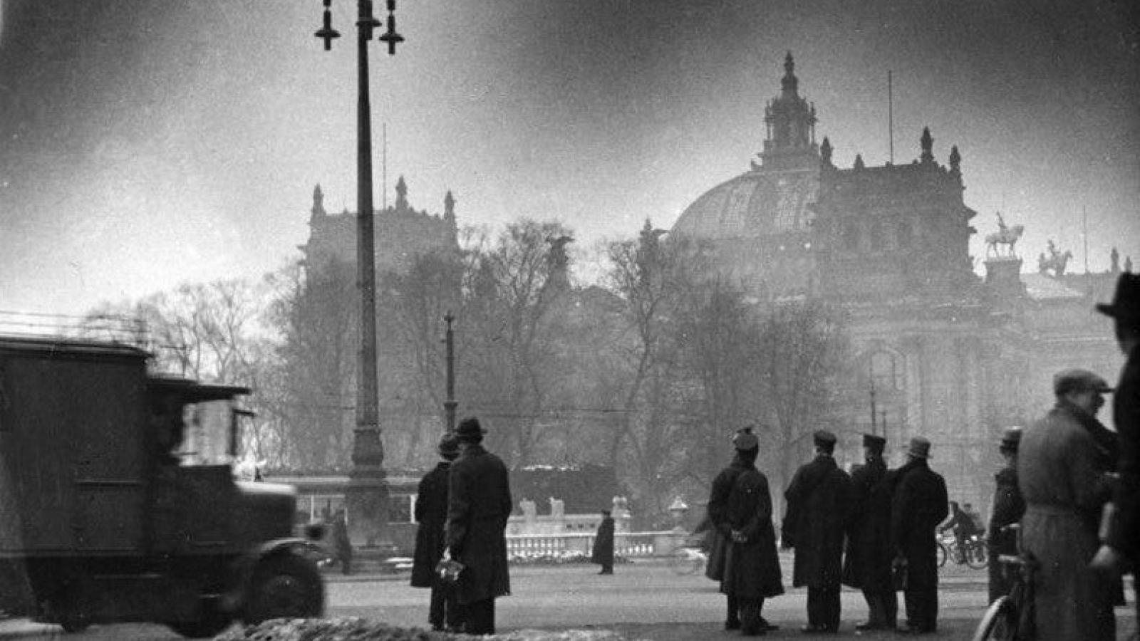 El incendio del Reichstag que alzó a Hitler al poder absoluto