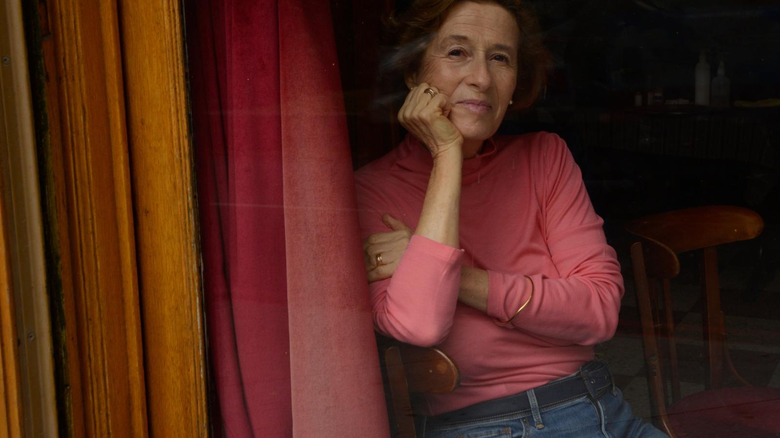 Julia Navarro, en el Café Gijón