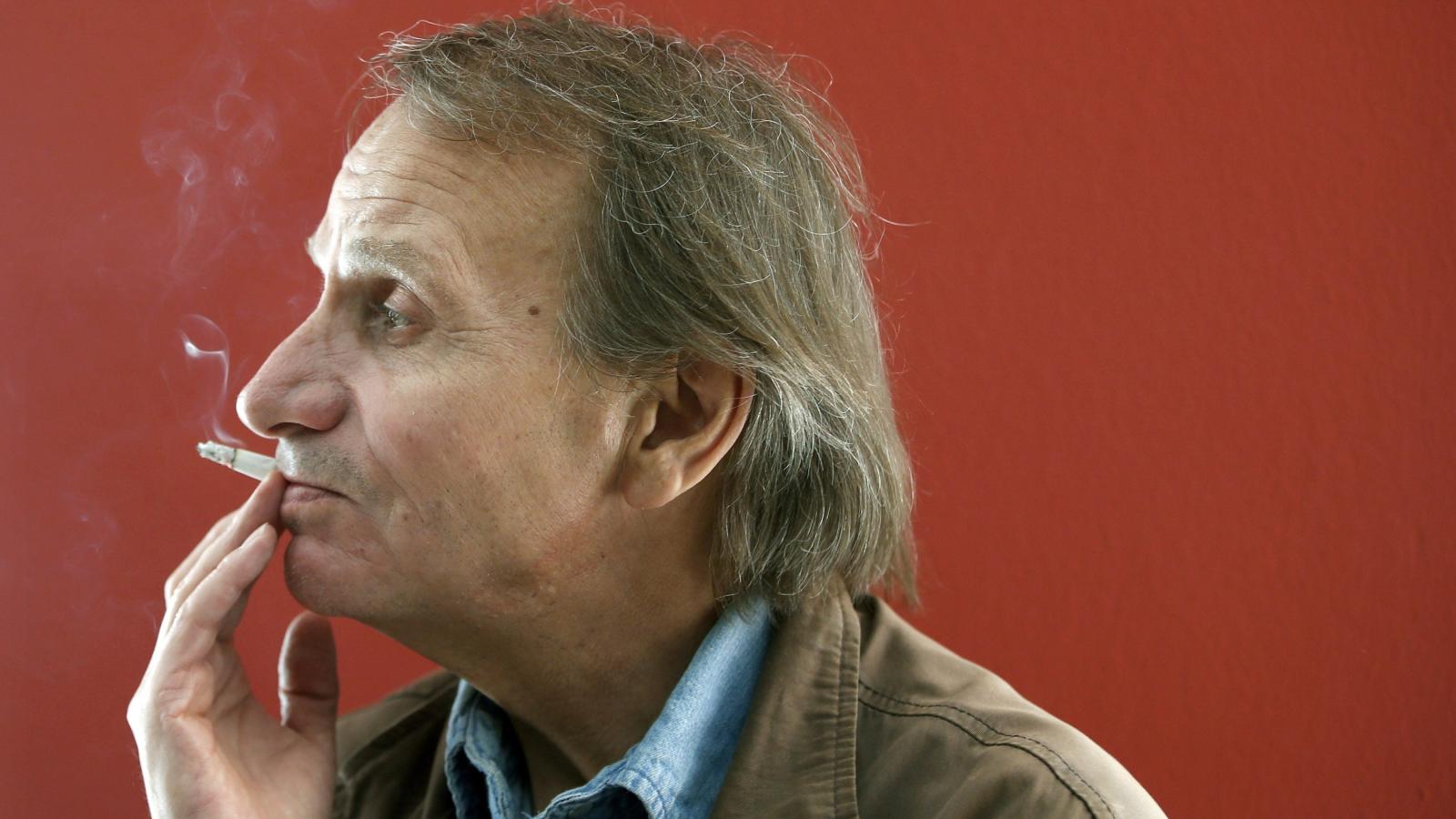 Houellebecq, censurado por la IA por ser "ofensivo y discriminatorio"