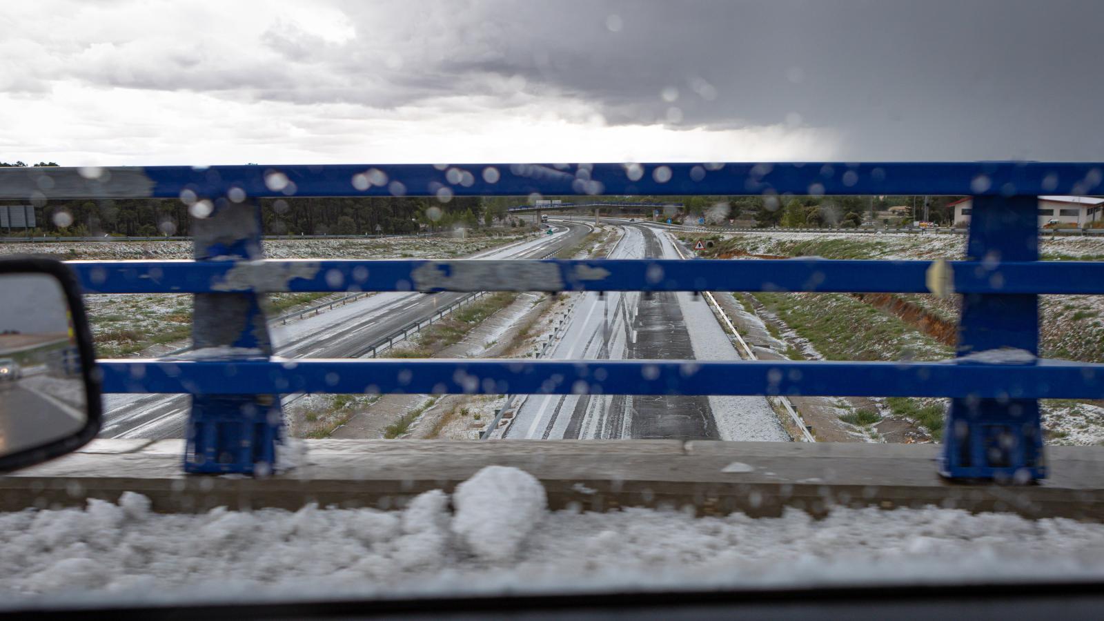 Tormenta de Granizo en Almazán. En la imagen, autovía A-15 a su paso por Almazán