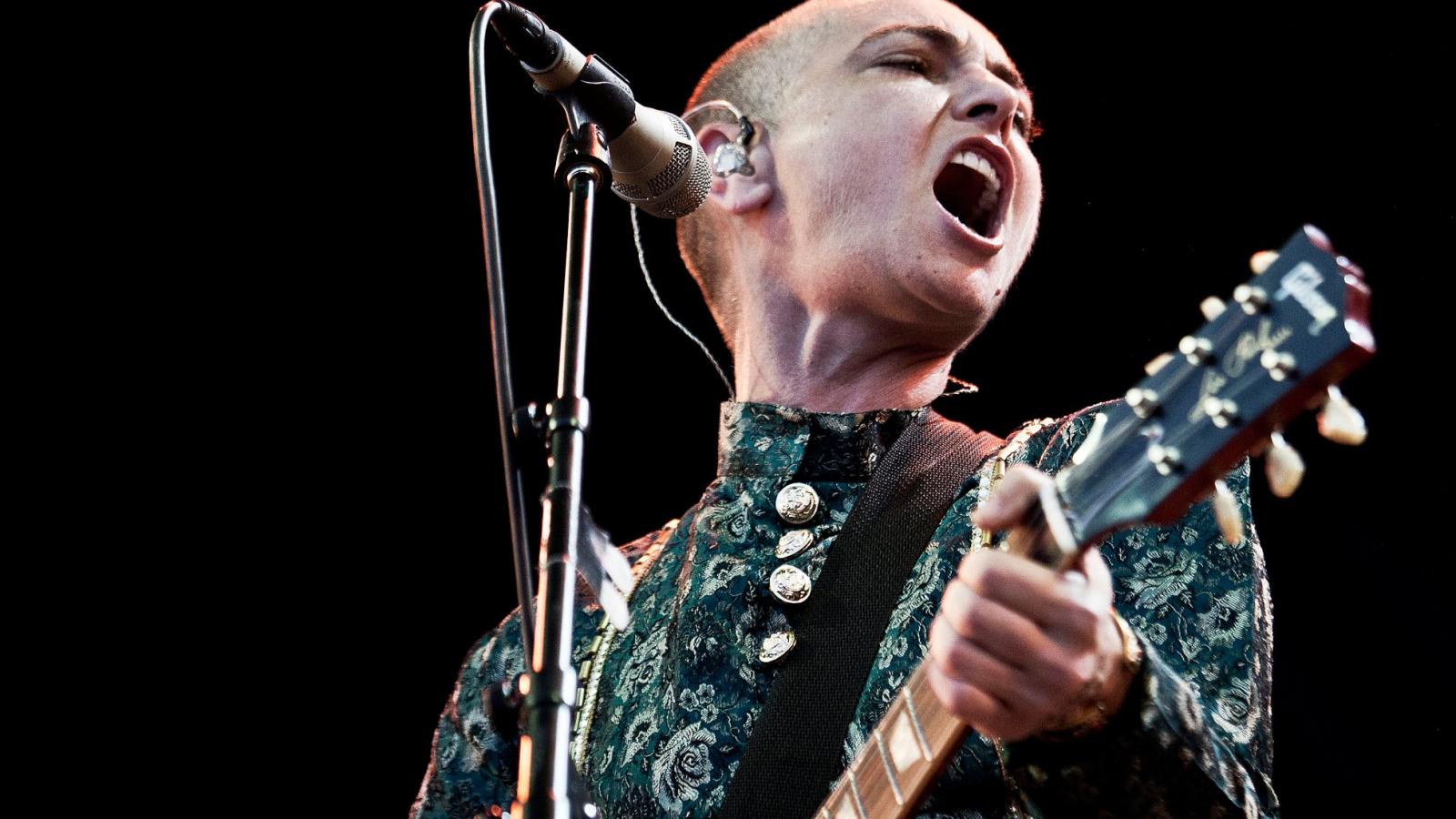 Muere Sinéad O'Connor, leyenda de la música, un año después de que su hijo se suicidara