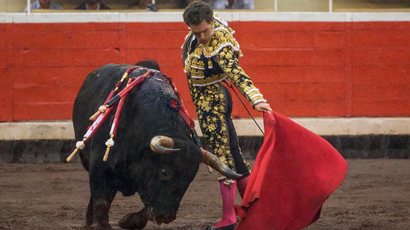 Ginés y De Justo se elevan sobre la escombrera de Zalduendo