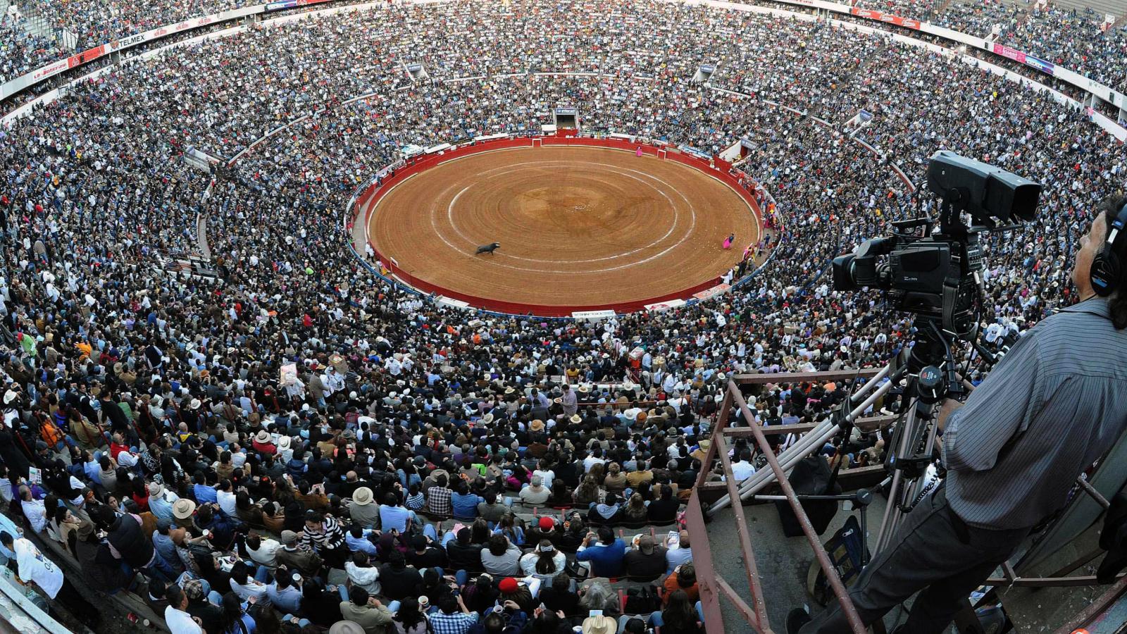 Clausuran Plaza México y Estadio Ciudad de los Deportes por seguridad