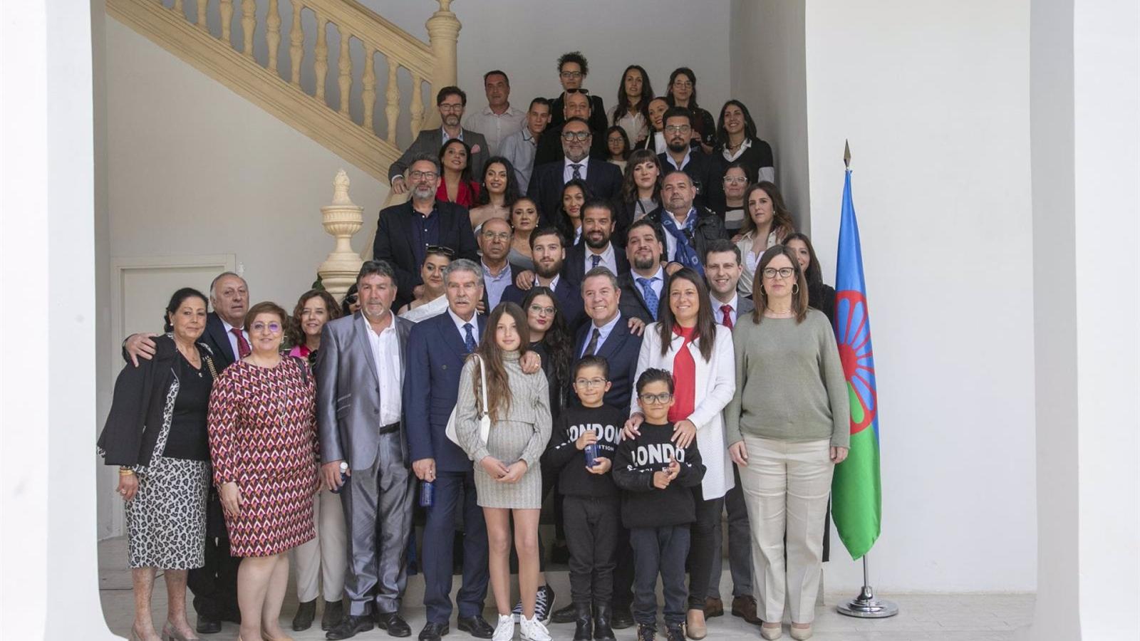 Acto de conmemoración del Día del Pueblo Gitano en el Palacio de Fuensalida de Toledo, con presencia del presidente de Castilla-La Mancha, Emiliano García-Page, y la consejera de Bienestar Social, Bárbara García Torijano