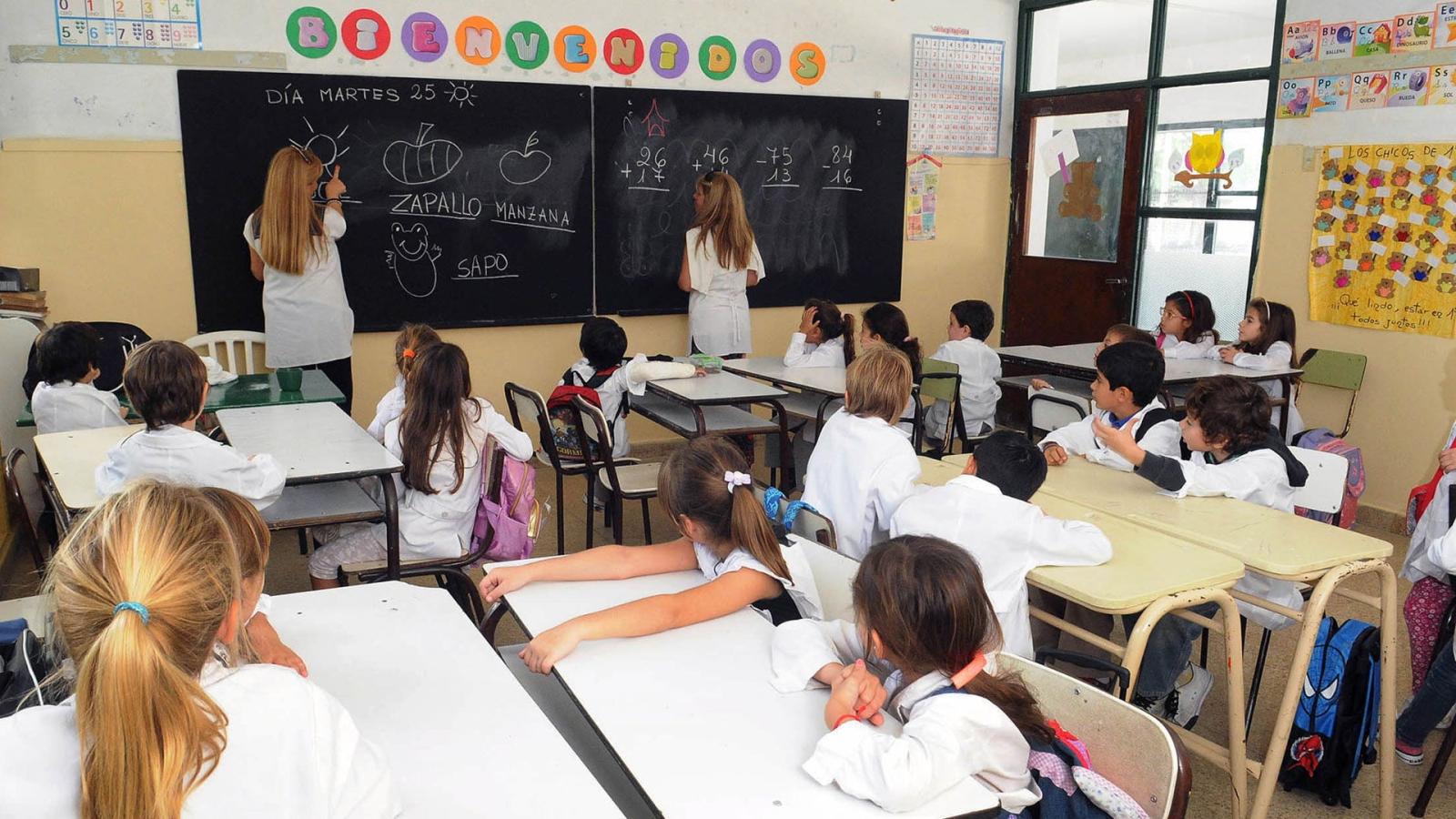 El Gobierno de Castilla-La Mancha establece los servicios mínimos que deben prestar los centros educativos públicos