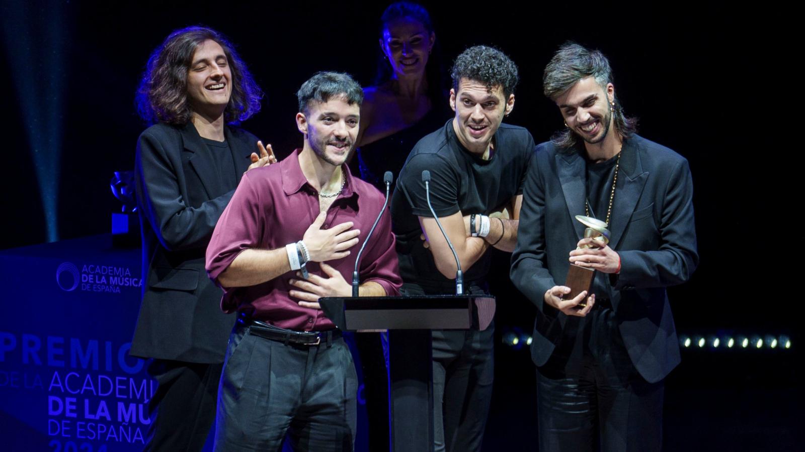 Desde la izquierda, Antonio, Pepe, Jota y Dani, vocalista, bajo, batería y guitarra, respectivamente, de la premiada banda Arde Bogotá