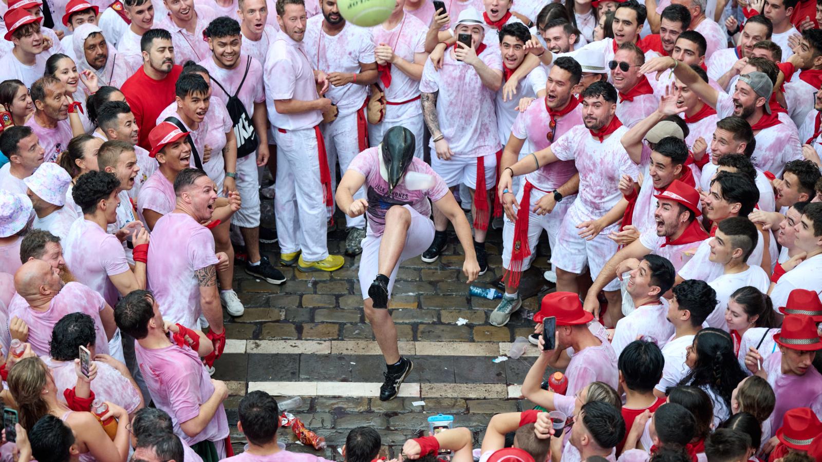 Chupinazo de los Sanfermines en Pamplona