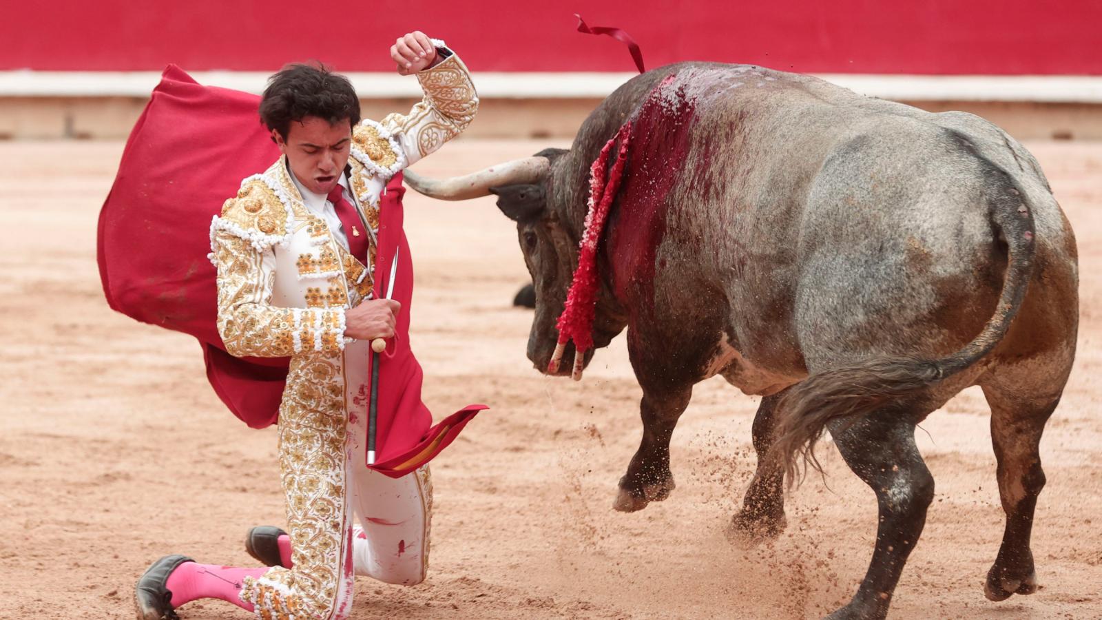 Juan de Castilla, a milímetros de la Puerta Grande con un encastado Escolar