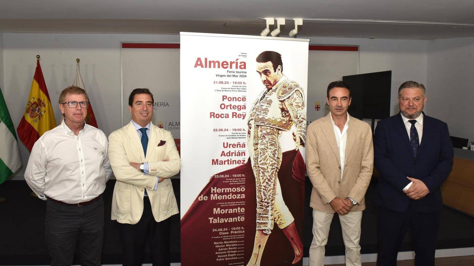 Enrique Ponce, protagonista de los carteles de la feria de Almería