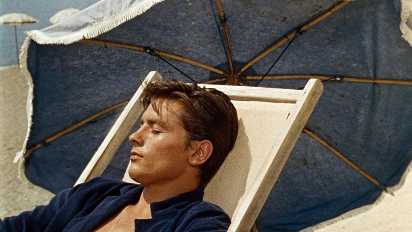 "A pleno sol": la gran belleza de Alain Delon a bordo del crimen perfecto