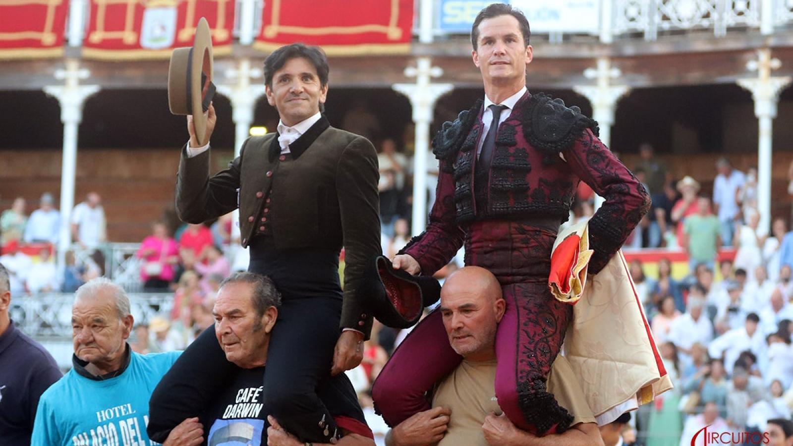 Diego Ventura y Daniel Luque descorchan la Feria de Begoña por la Puerta Grande