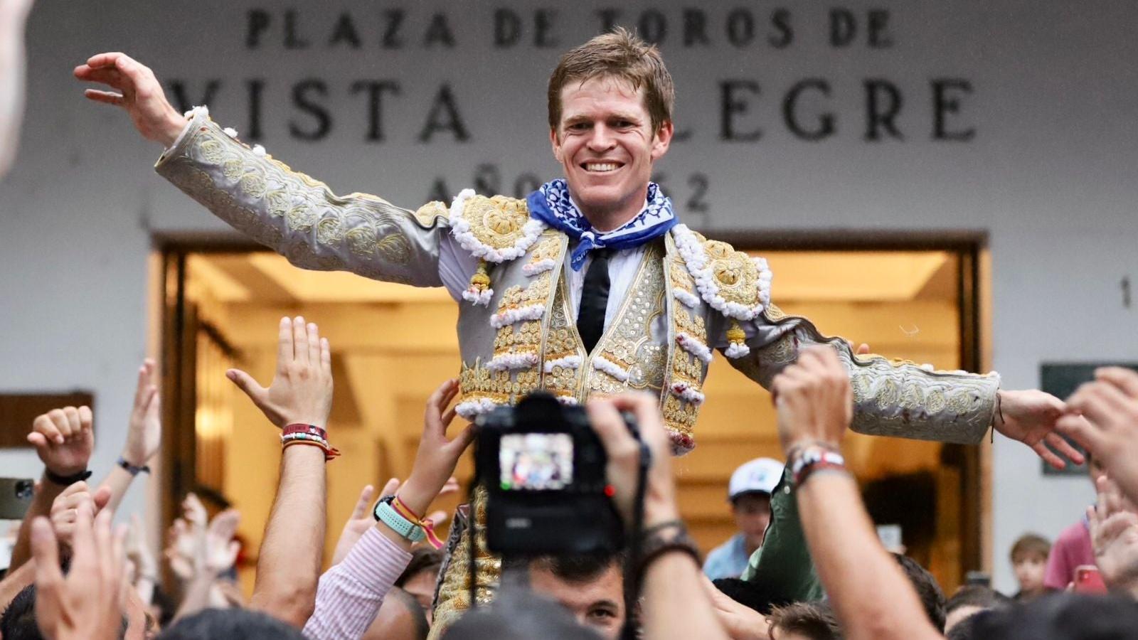 ¿Suerte? Así ha sido la Puerta Grande de Borja Jiménez y los Fuente Ymbro en Bilbao