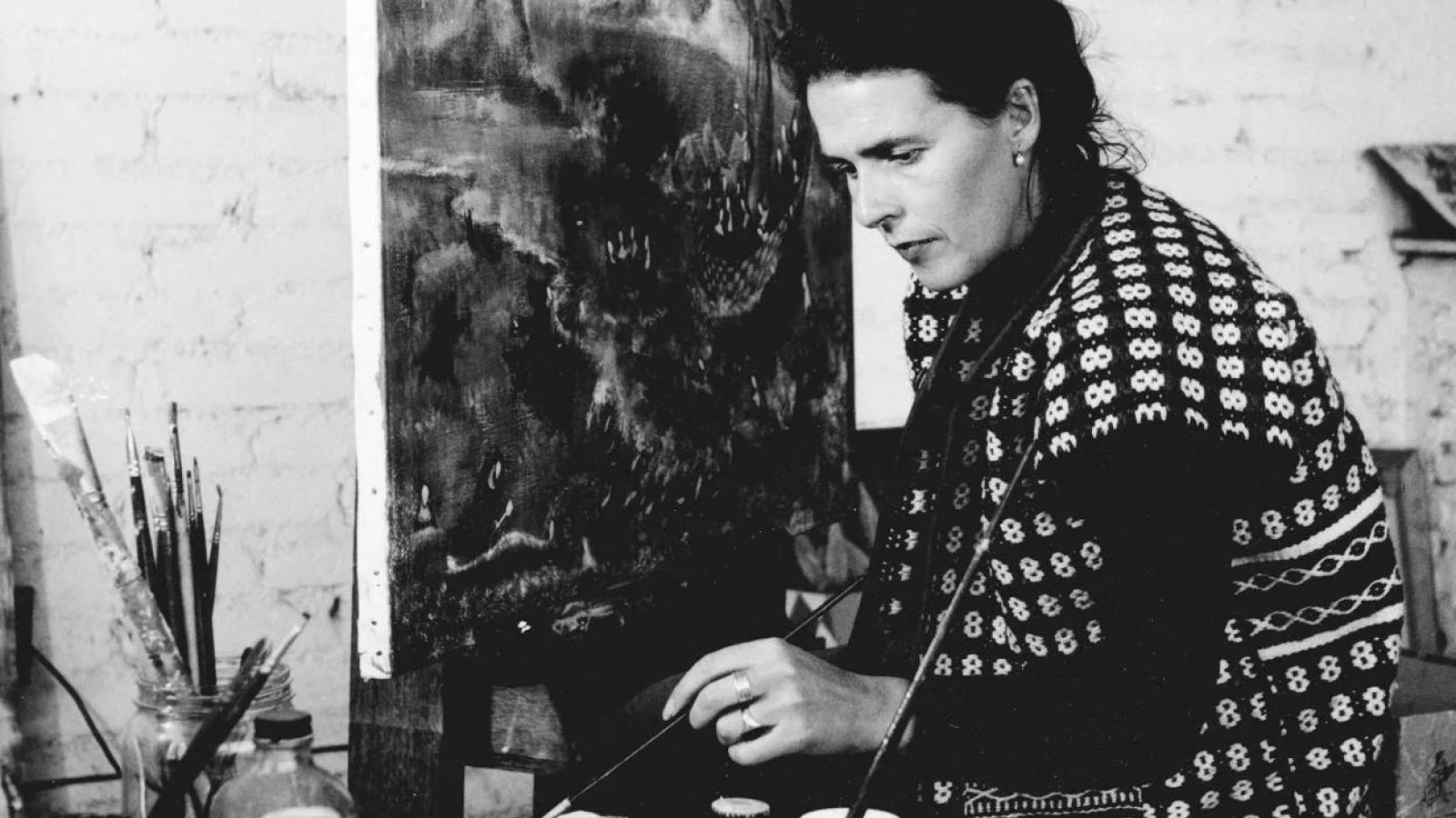 Psiquiátricos franquistas, sombras en los sueños y extirpación del amor: el abismal viaje de Leonora Carrington al centro de la locura