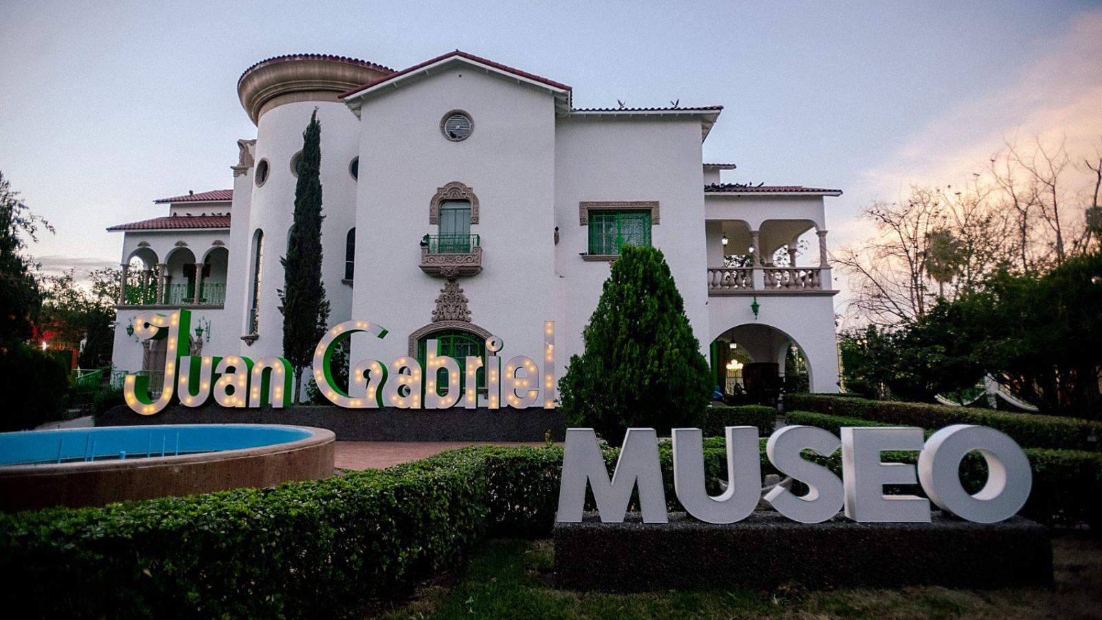 Juan Gabriel en la intimidad: su casa reabre como museo