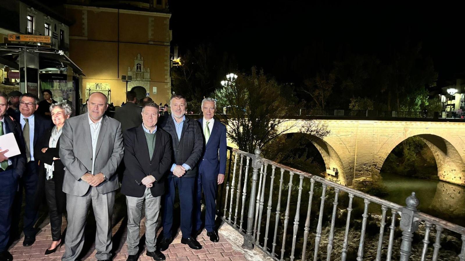 El puente de San Antón de Cuenca estrena nueva iluminación con la presencia de Page y de la mano de Fundación Iberdrola España