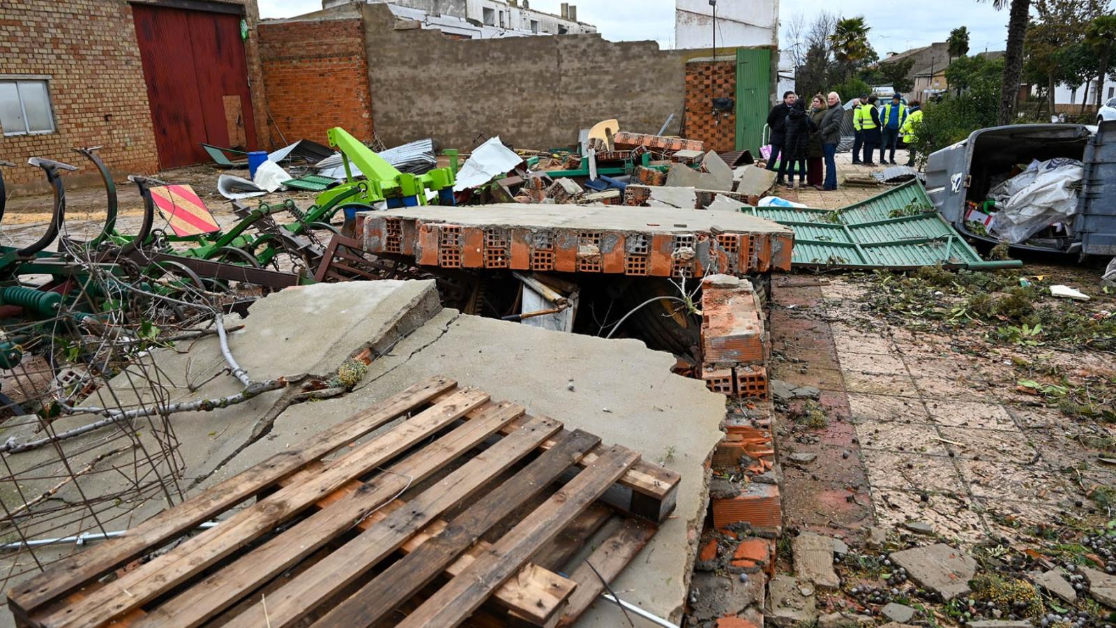 Daños tras el paso de un tornado en Torre de Juan Abad (Ciudad Real)