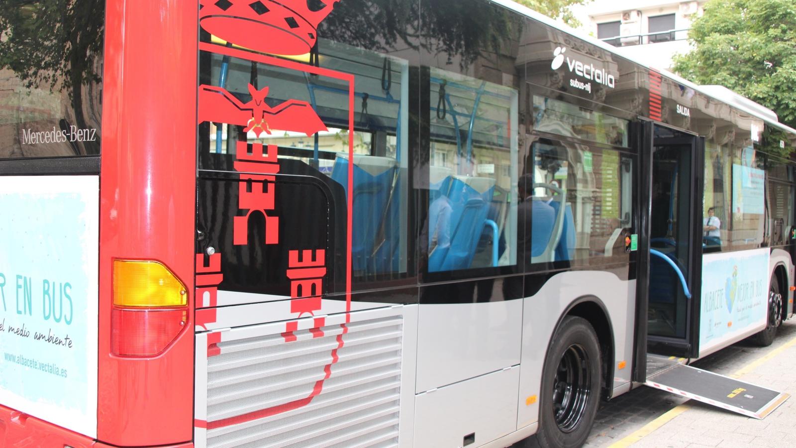 La bonificación del 50% en los bonos de autobuses se mantiene en Albacete: así quedan las tarifas