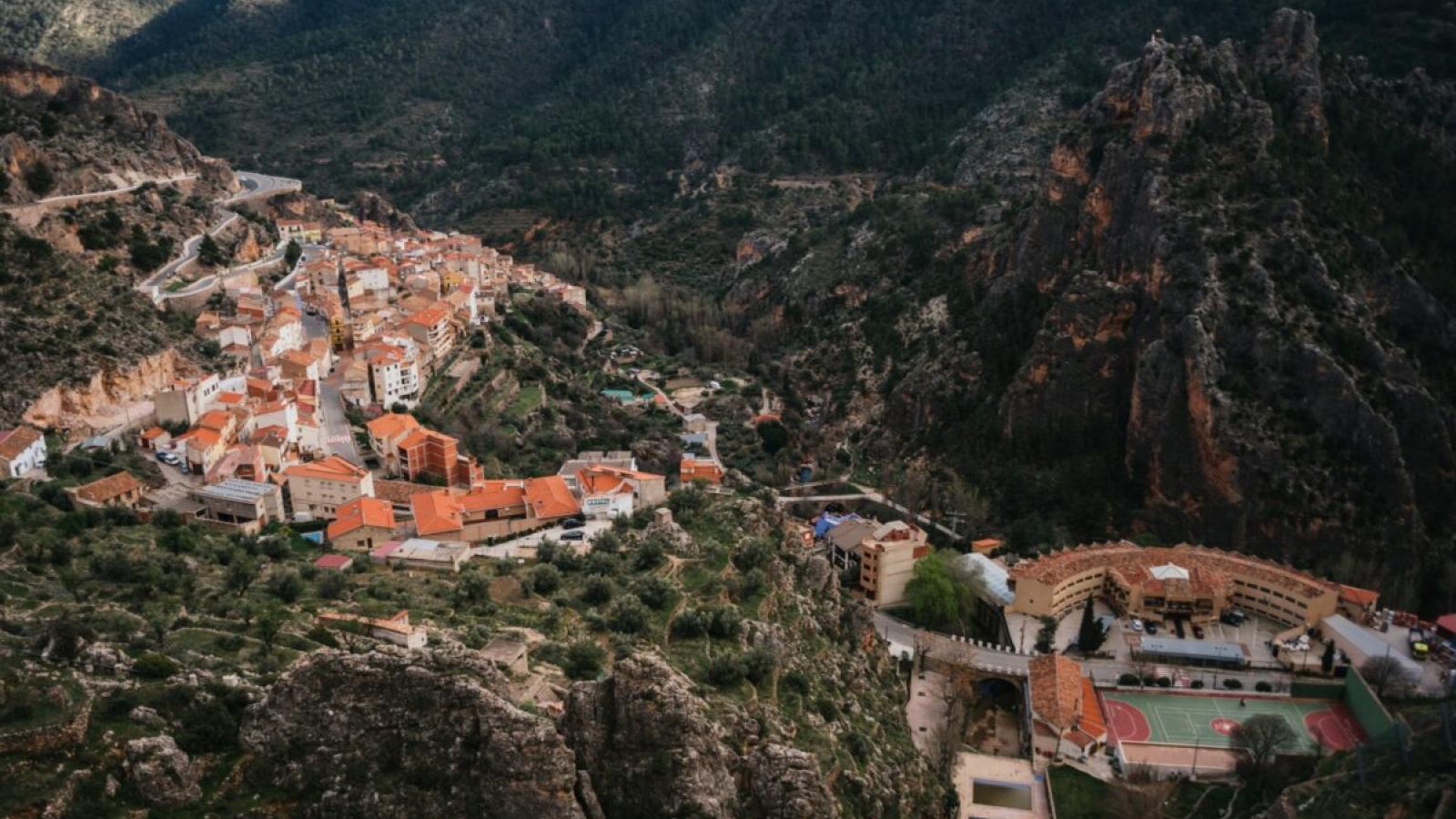 Buscan gente para trabajar en este bonito pueblo de Albacete, ofrecen viviendas por 50.000 euros