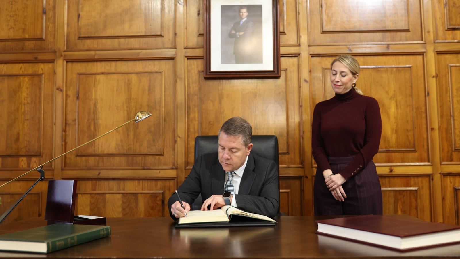 Page y Guardiola firman un protocolo para la actuación conjunta en situaciones de emergencias