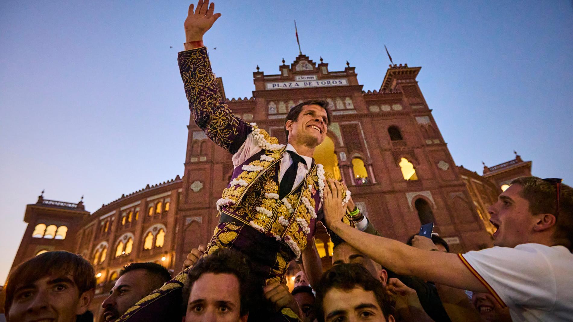 Puerta grande en la retirada el El Juli en Las Ventas.© Alberto R. Roldán / Atresmedia