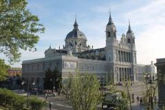 Catedral de la Almudena desde el ángulo noreste