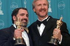 Jon Landau junto a James Cameron