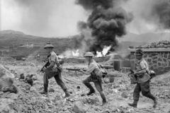 Soldados en plena invasión de Sicilia por parte del banco aliado, durante la segunda Guerra Mundial.