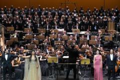 Netrebko (con el traje dorado) y compañía volvieron a regalar una noche para el recuerdo en el Teatro Real