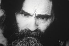 Charles Manson fue un sectario estadounidense conocido por liderar lo que se conoció como la Familia Manson