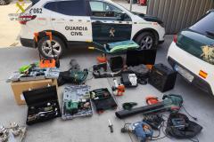 Efectos intervenidos por la Guardia Civil tras detener a la presunta autora de seis robos en viviendas de Loranca de Tajuña