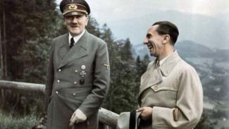 Joseph Goebbels se acercó cada vez más a Adolf Hitler hasta el punto de sucederle al frente del III Reich