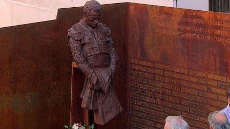 Monumento en recuerdo a Iván Fandiño en Bilbao