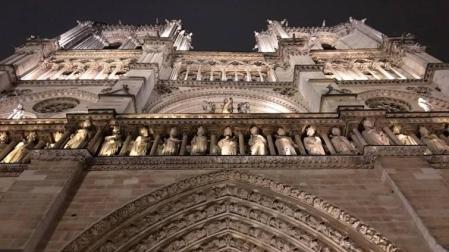 Fachada de la catedral de Notre Dame de París