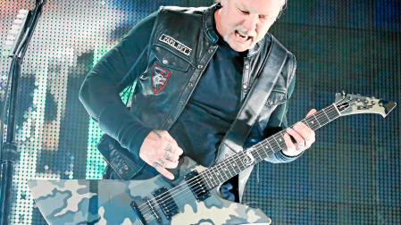 El vocalista de la banda heavy metal Metallica, James Hetfield, actuó anoche en Madrid / Foto: Rubén Mondelo